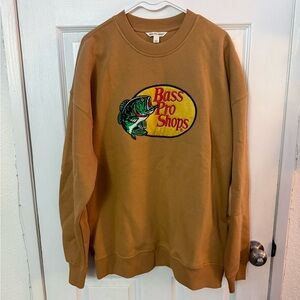 Bass Pro Shops Men's Brown Crewneck Sweatshirt with Fish Logo